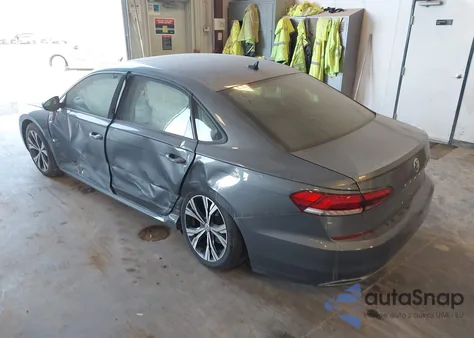 2022 Volkswagen Passat 2.0T Limited Edition z USA, uszkodzony, nr VIN 1VWBA7A37NC009532